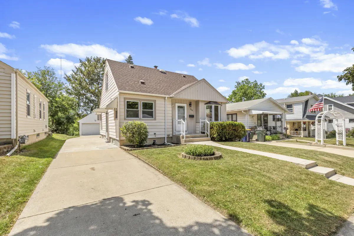 1939 S 97th St, West Allis, WI 53227 - #1
