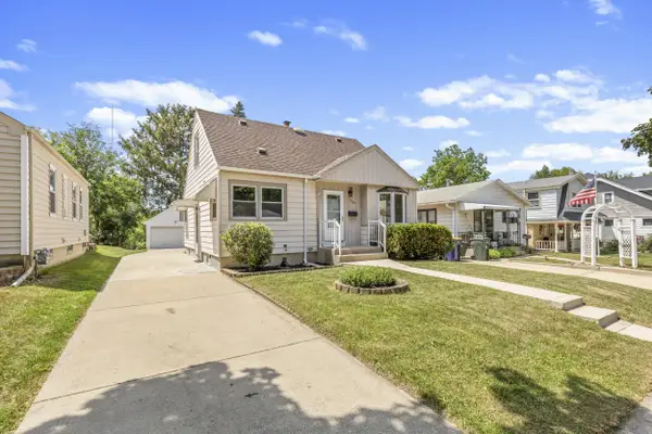 1939 S 97th St, West Allis, WI 53227