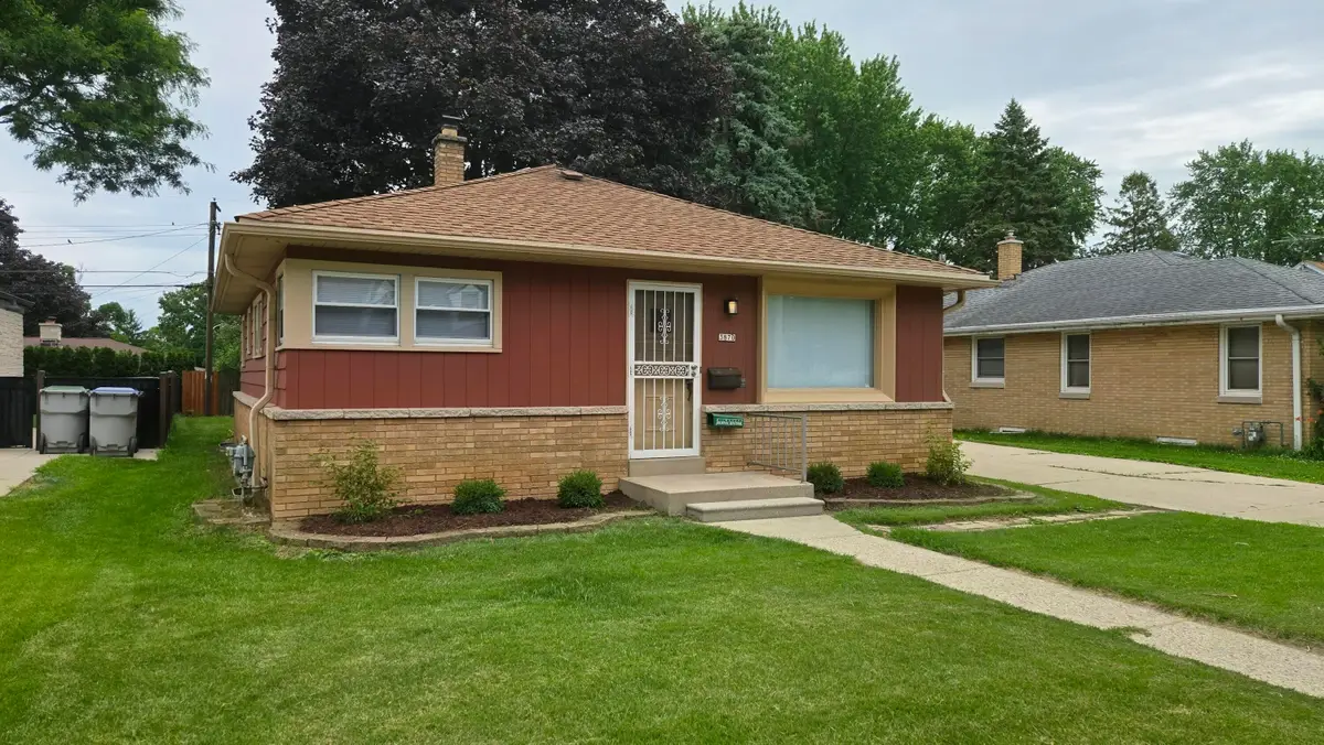 3870 N 86th St, Milwaukee, WI 53222 - #1