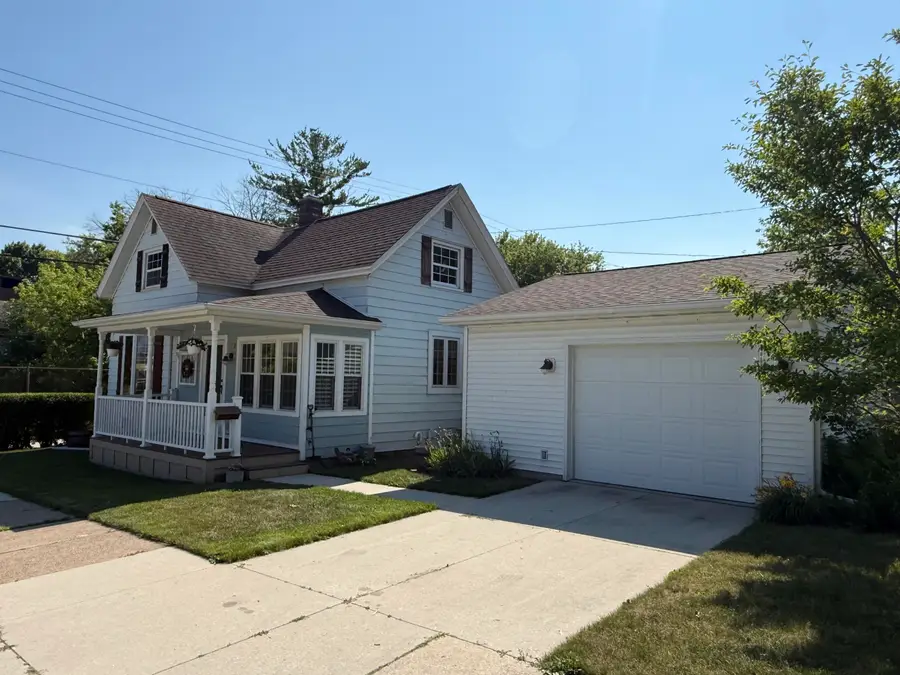 1220 N 15th St, Sheboygan, WI 53081 - #2