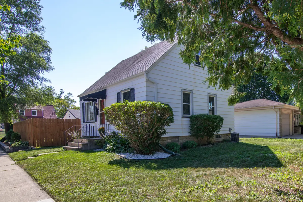 11729 W Washington St, West Allis, WI 53214 - #1
