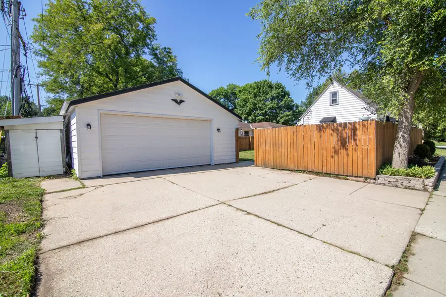 11729 W Washington St, West Allis, WI 53214 - #3