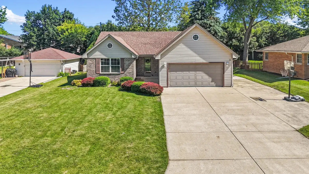 7116 W Carpenter Ave, Greenfield, WI 53220 - #1