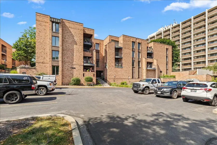 1906 E Shorewood Blvd, Milwaukee, WI 53211 - #3