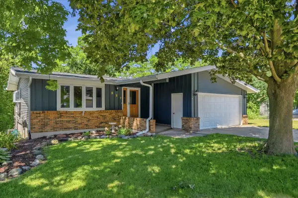 527 Butler St, Random Lake, WI 53075