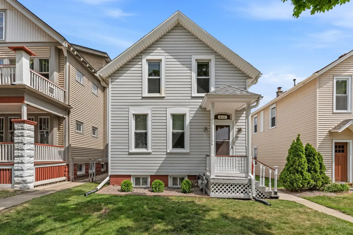 810 E Lincoln Ave, Milwaukee, WI 53207 - #1