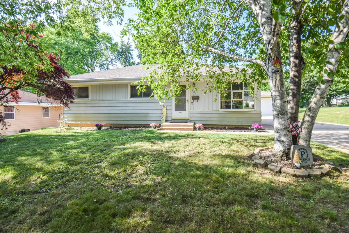 420 Richard St, Waukesha, WI 53189 - #1