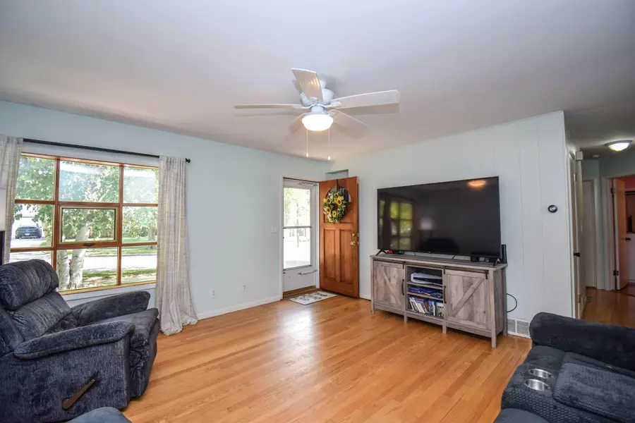 420 Richard St, Waukesha, WI 53189 - #2
