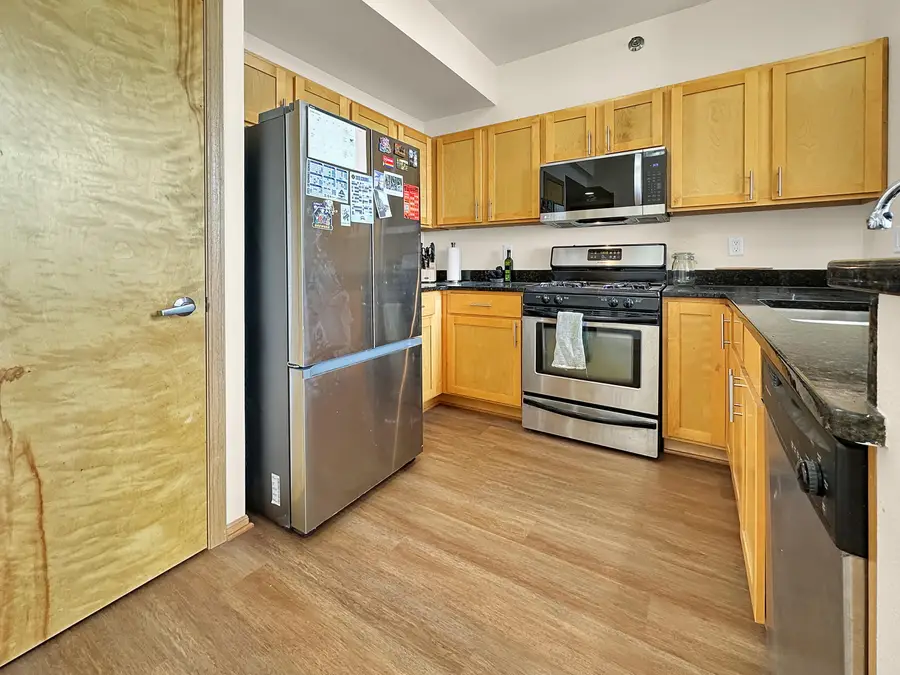 2121 S Kinnickinnic Ave, Milwaukee, WI 53207 - #3