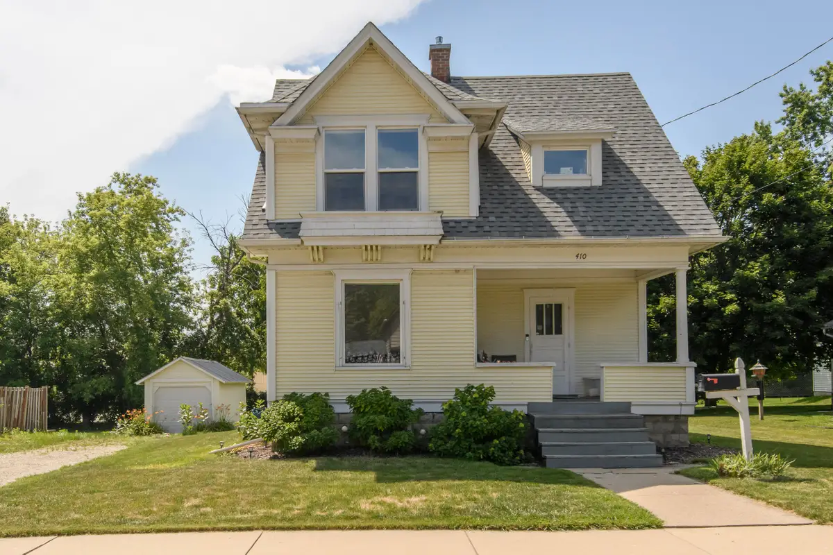 410 S Montgomery St, Watertown, WI 53094 - #1