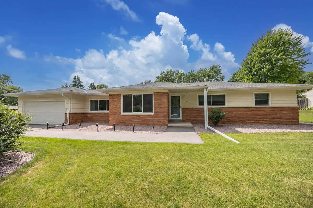 W156N5709 Cheryln Dr, Menomonee Falls, WI 53051 - #1