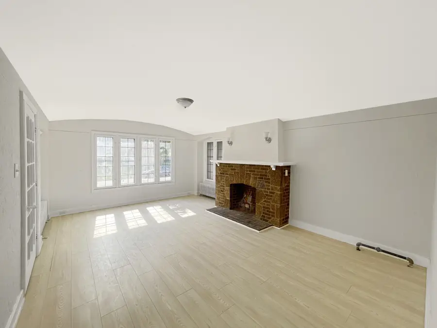 1501 W Capitol Dr, Milwaukee, WI 53206 - #2