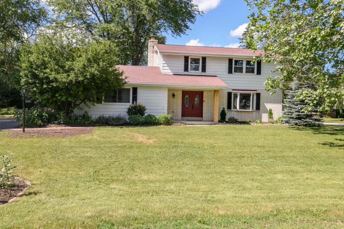 21300 Astolat Dr, Brookfield, WI 53045 - #1