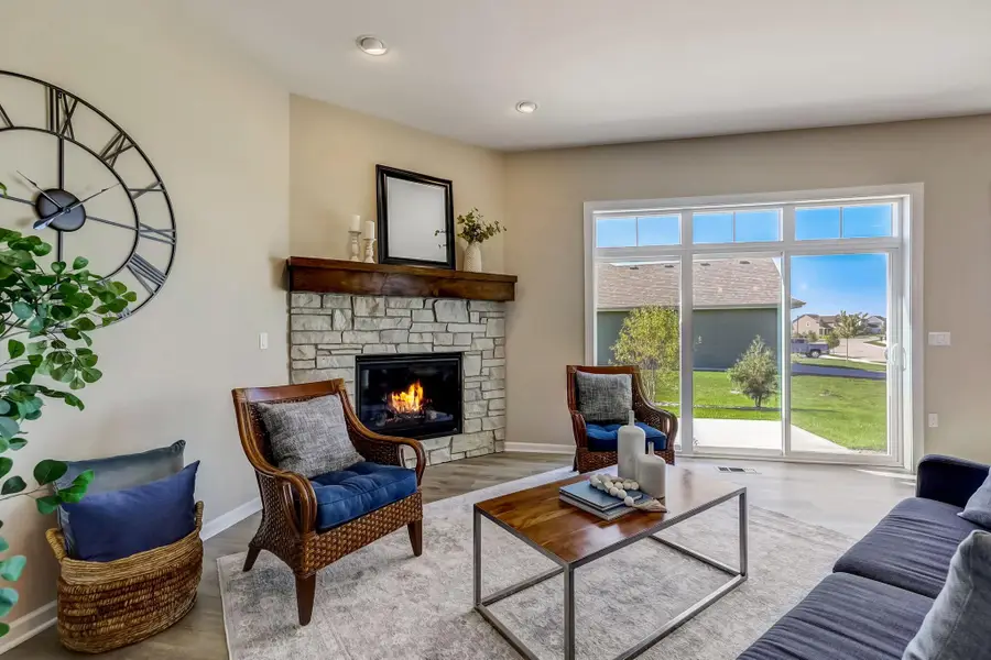 1356 Prairie Creek Cir, Oconomowoc, WI 53066 - #3