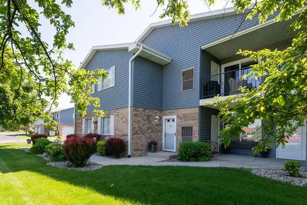 1319 Sunnyslope Dr, Mount Pleasant, WI 53406