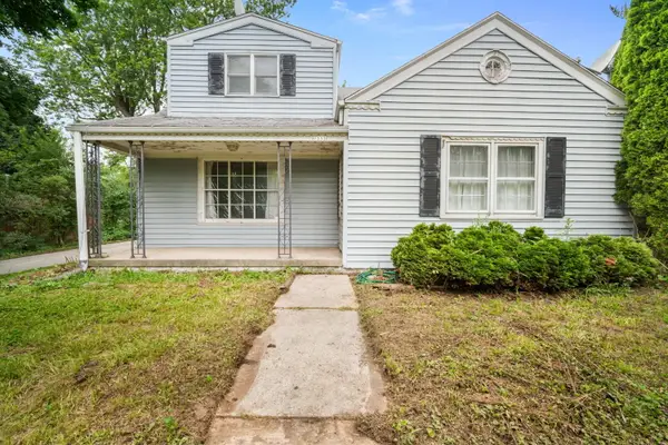 7333 N Green Bay Ave, Glendale, WI 53209