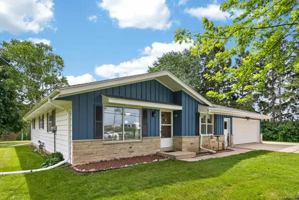 3174 Division Rd, Jackson, WI 53037