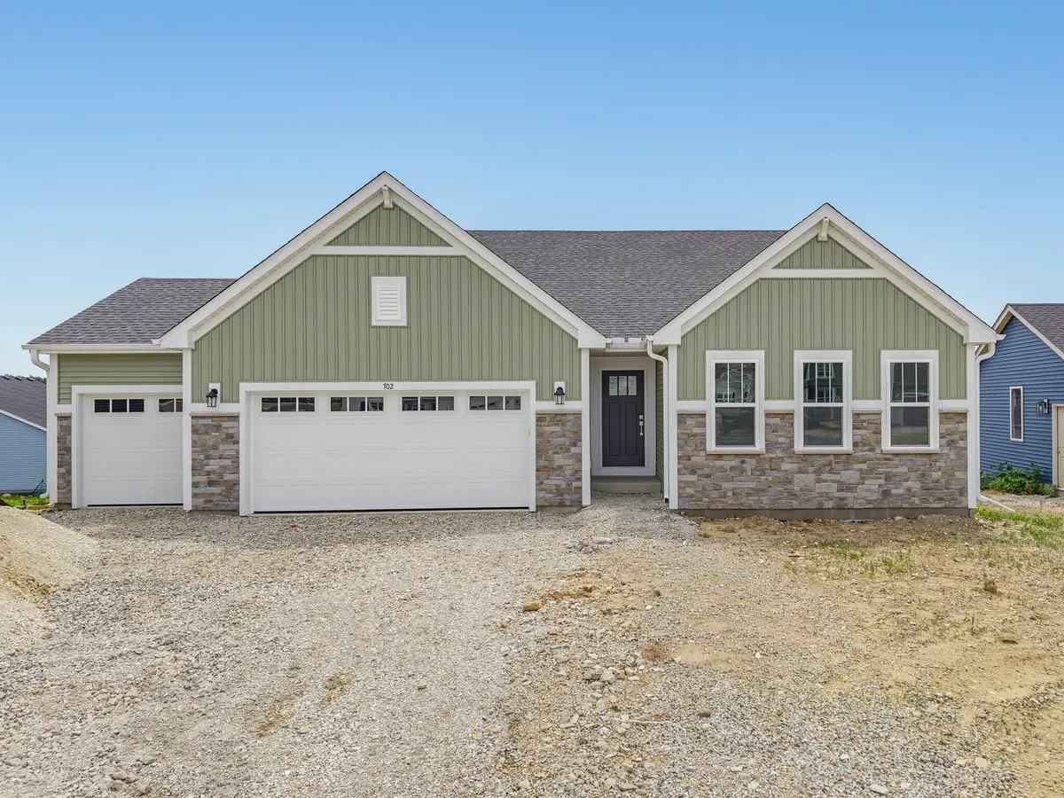702 Ice Age Ct, Waterford, WI 53185 - #1