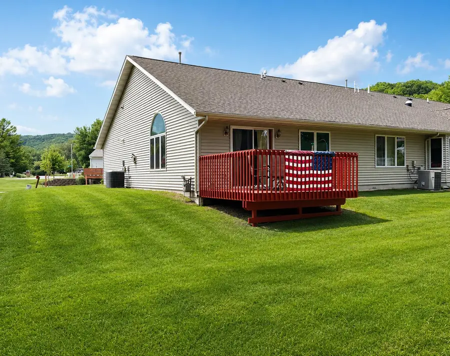 86 Knopp Valley Dr, Winona, MN 55987 - #2
