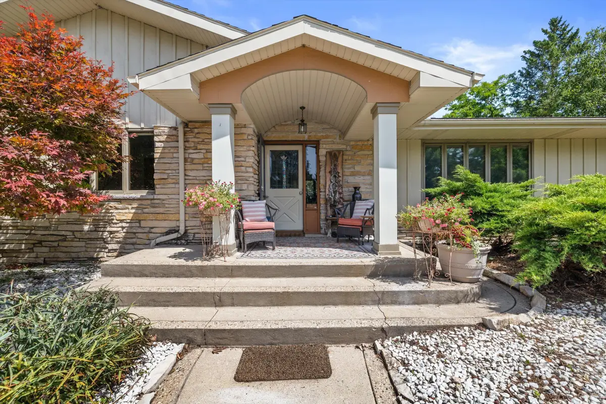 N9269 Kohlhoff Ln, Watertown, WI 53094 - #1