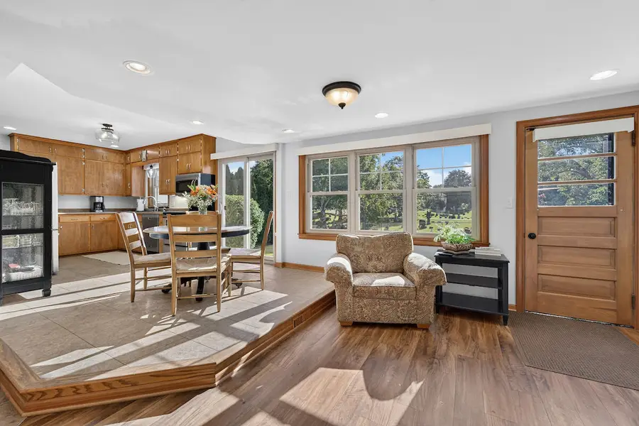 216 S Elmwood Ave, Burlington, WI 53105 - #3