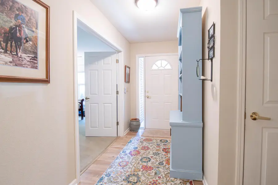 N16W26553 Conservancy Dr, Pewaukee, WI 53072 - #2