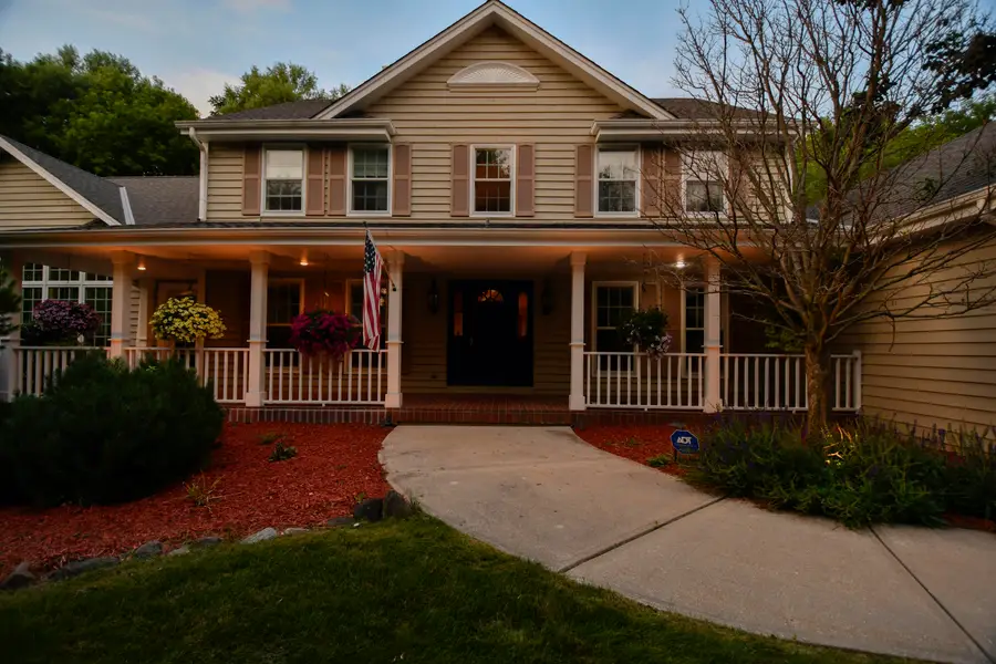 S67W18950 Steeplechase Dr, Muskego, WI 53150 - #2
