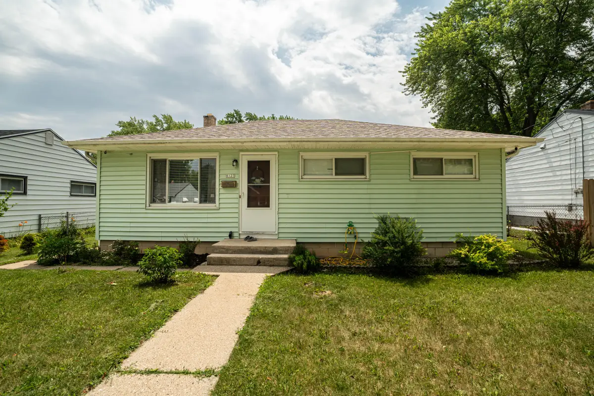 8127 W Herbert Ave, Milwaukee, WI 53218 - #1