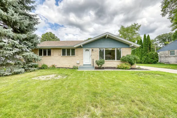 8486 N 51st St, Brown Deer, WI 53223