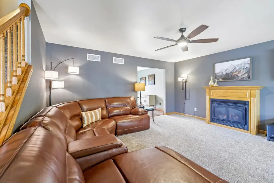 6605 Carlton Dr, Madison, WI 53718 - #3
