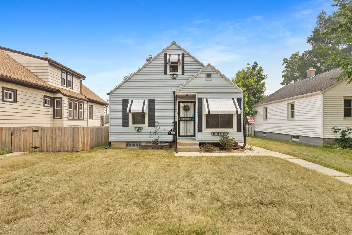 4858 N 71st St St, Milwaukee, WI 53218 - #1