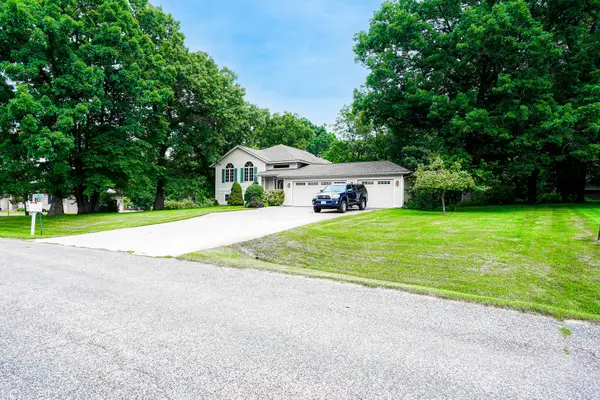 N1496 Meadow Ridge Rd, Greenfield, WI 54601