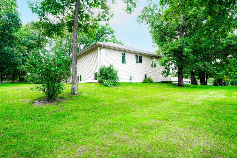 N1496 Meadow Ridge Rd, Greenfield, WI 54601 - #2