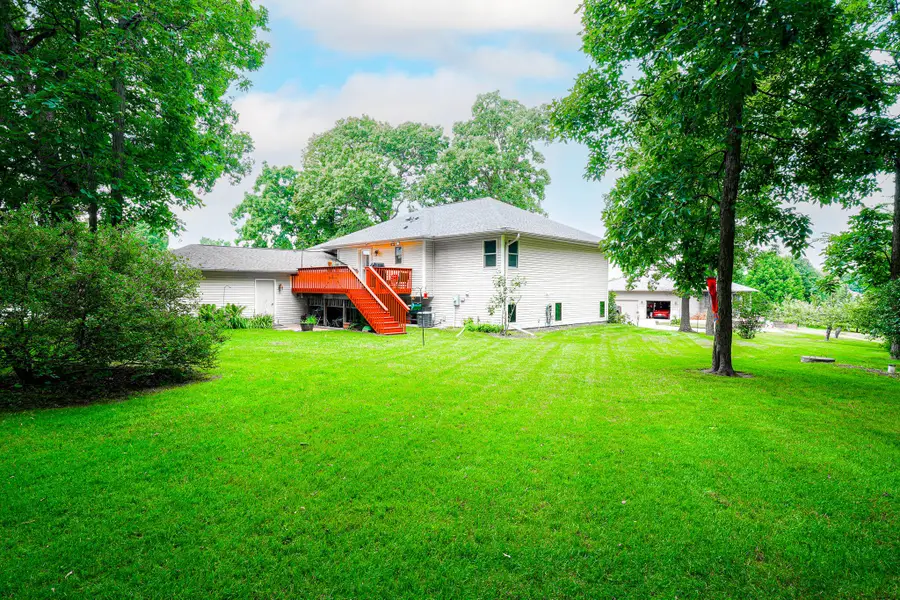 N1496 Meadow Ridge Rd, Greenfield, WI 54601 - #3
