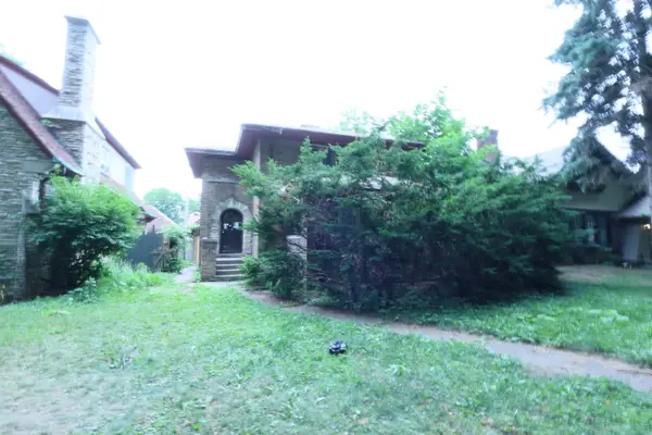 2770 N Grant Blvd, Milwaukee, WI 53210