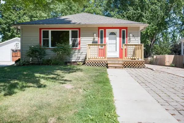 826 N Main St, Hartford, WI 53027