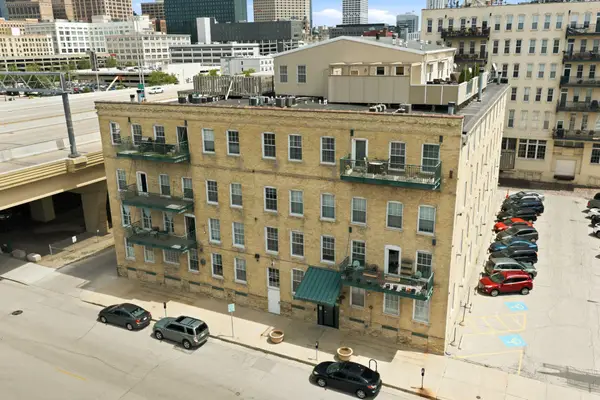 418 N 3rd St, Milwaukee, WI 53203