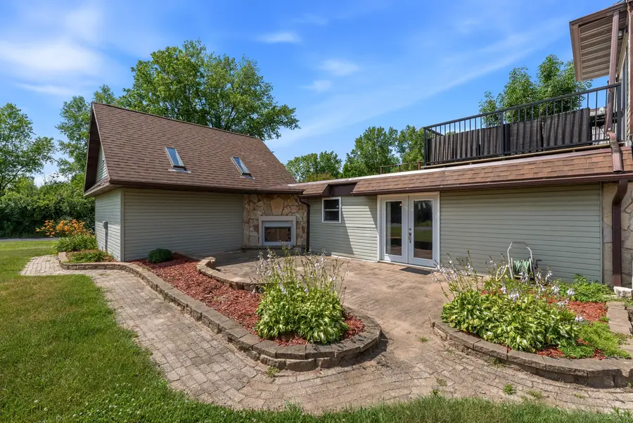 2201 Stonecroft Dr, Grafton, WI 53024 - #2