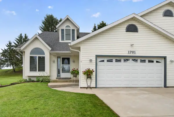 1701 Carrie Ln, West Bend, WI 53095