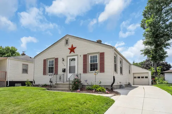 1914 Russet St, Racine, WI 53405