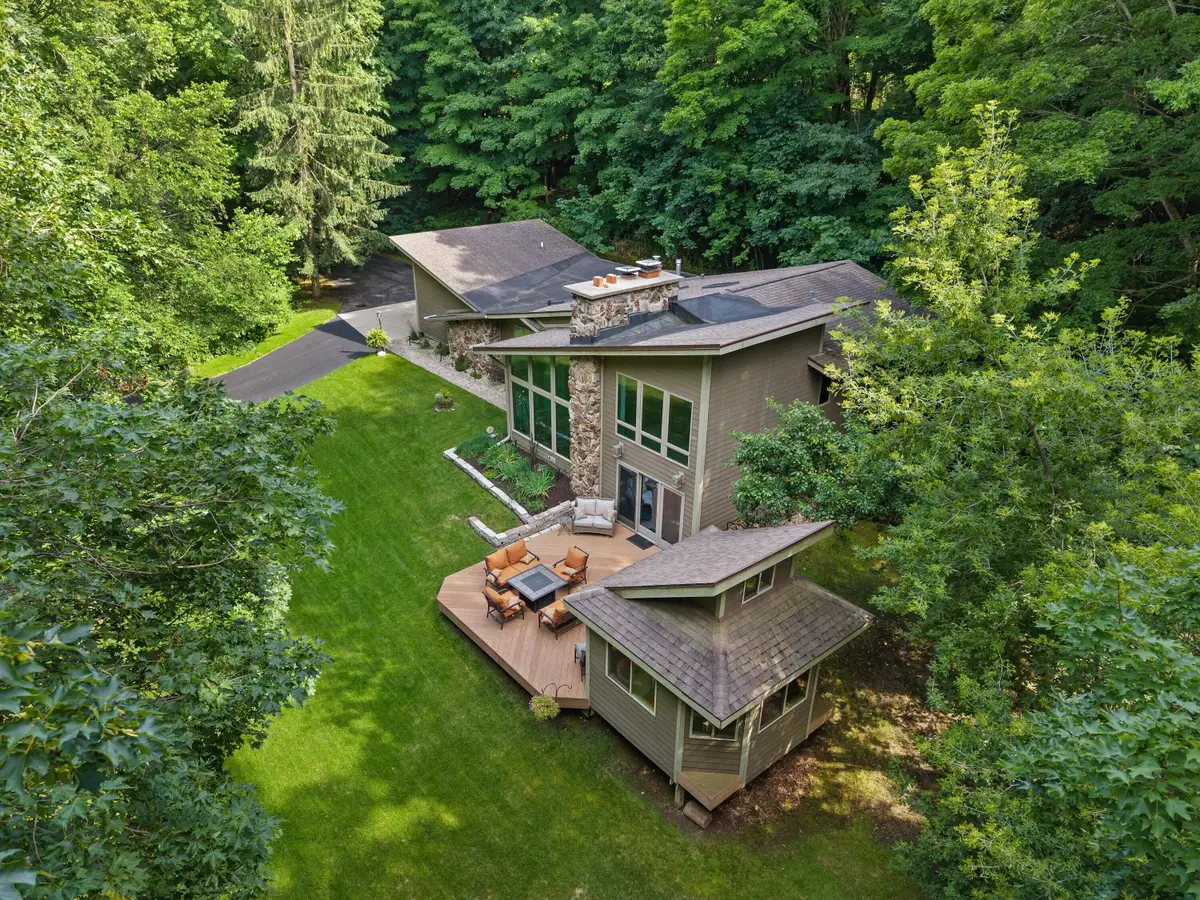 3041 Kettle Moraine Rd, Hartford, WI 53027 - #1