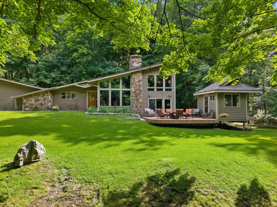 3041 Kettle Moraine Rd, Hartford, WI 53027 - #2