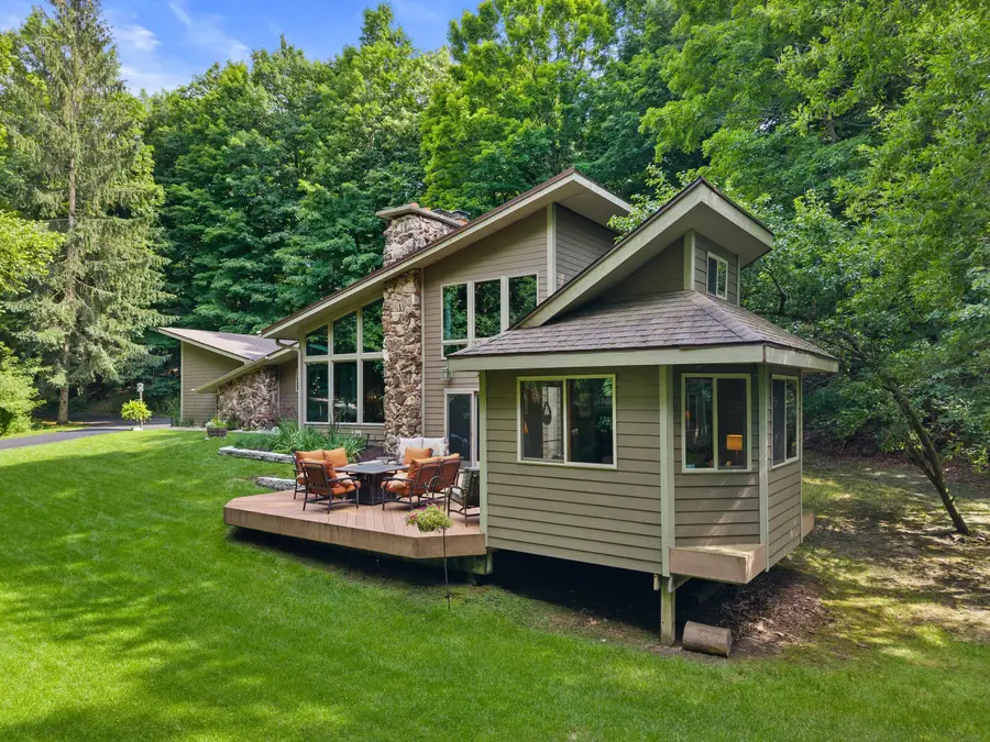 3041 Kettle Moraine Rd, Hartford, WI 53027 - #3