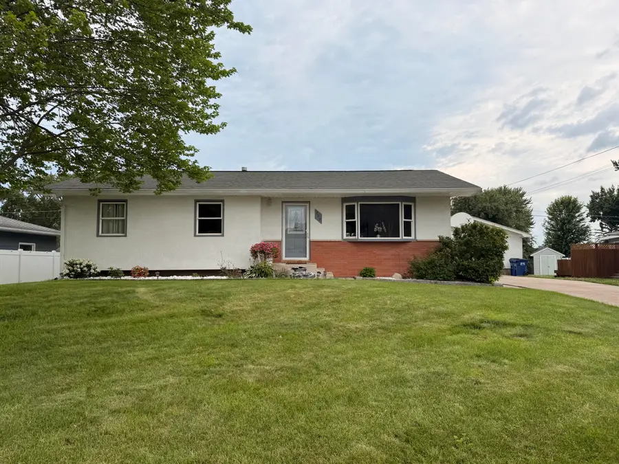 303 Shelly Ln, French Island, WI 54603 - #2