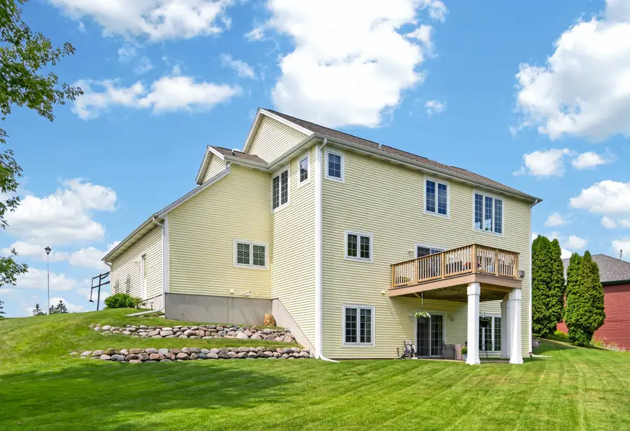 695 Summer Creek Rd, Oconomowoc, WI 53066 - #3