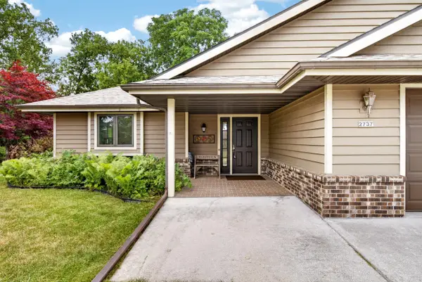2737 Windepoint Ct, Sheboygan, WI 53083
