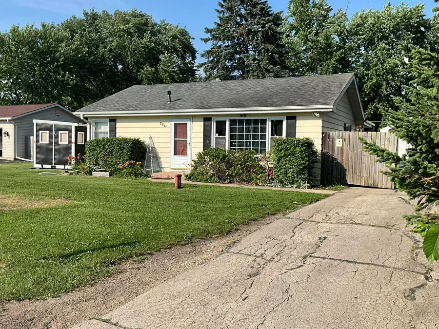 780 N Glenwood Dr, Silver Lake, WI 53170 - #2