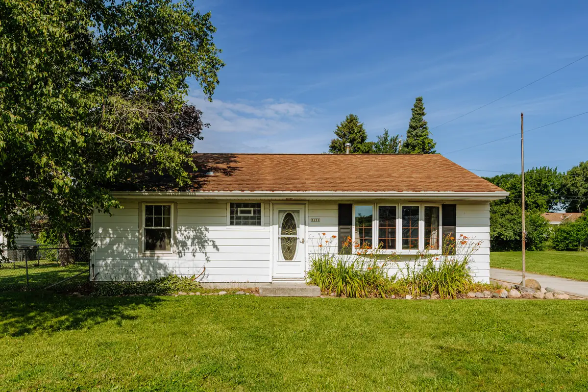 7191 S 37th Pl, Franklin, WI 53132 - #1