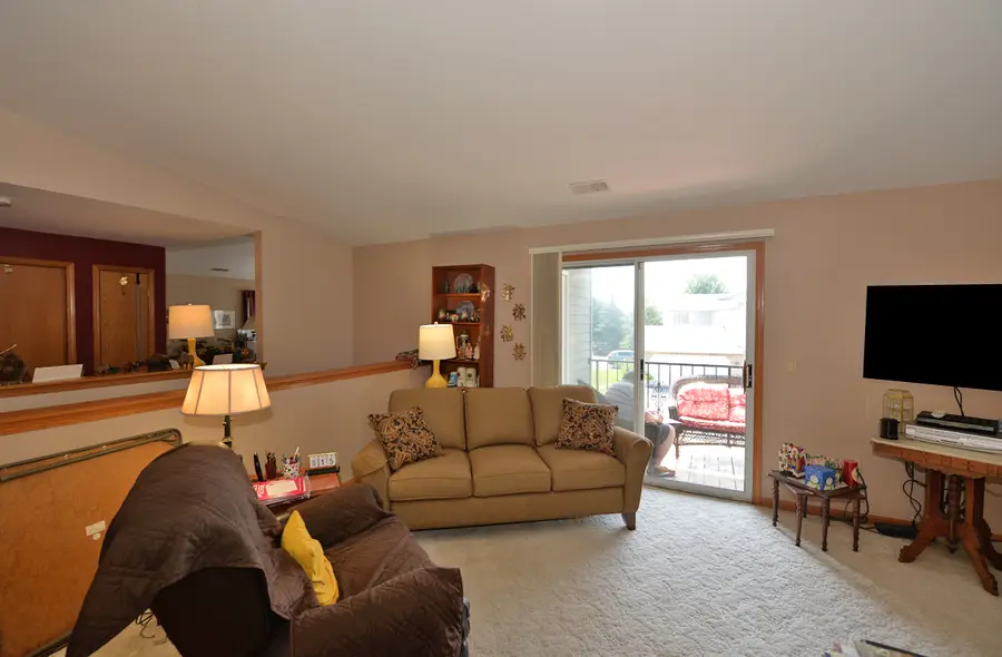 1117 N Sunnyslope Dr, Mount Pleasant, WI 53406 - #2