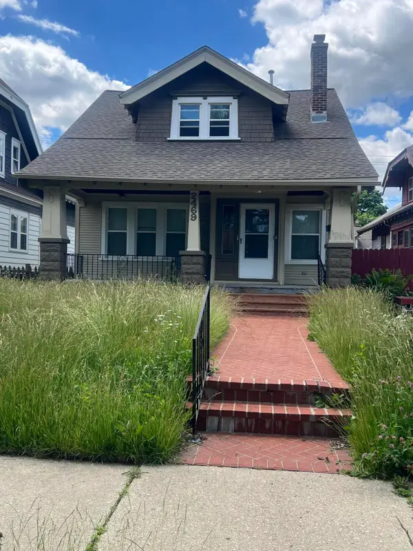 2469 N 46th St, Milwaukee, WI 53210
